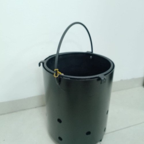 Balde para carbón con soporte para olla